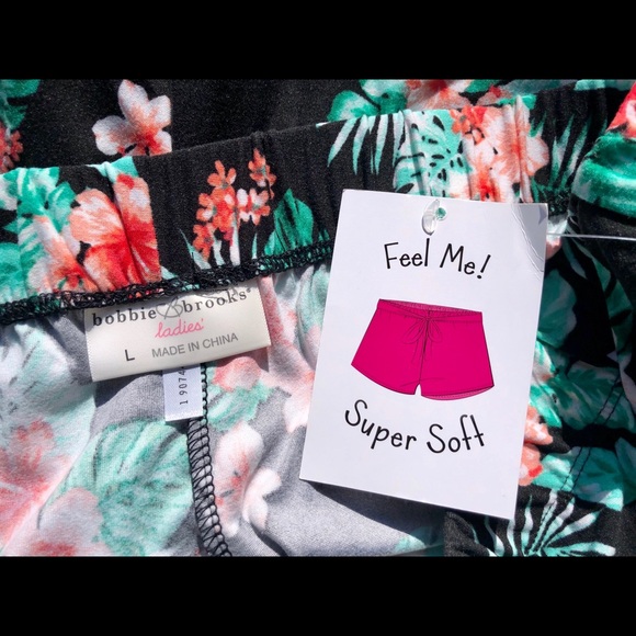 SOLD Black Tropical Tie Front Shorts - Picture 3 of 3